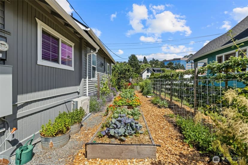 Property photo for 523 Williams Avenue S, Renton photo 32
