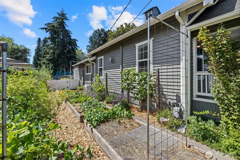 Property photo for 523 Williams Avenue S, Renton photo 33