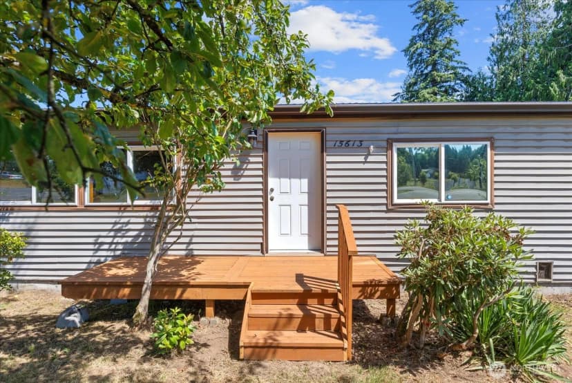 Property photo for 15613 11th Avenue Ne, Arlington photo 4