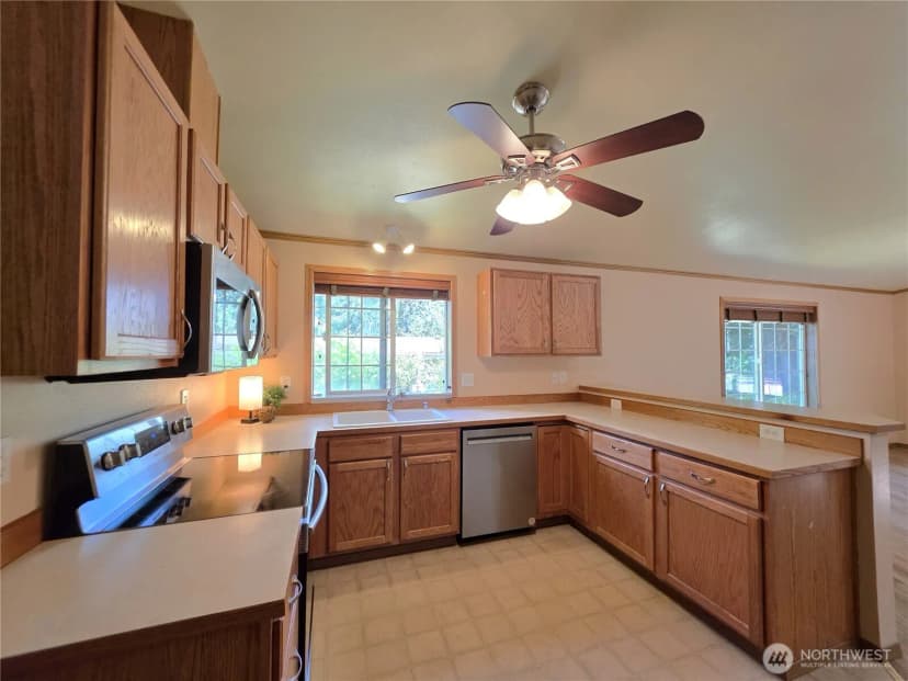 Property photo for 51 Se Cabana Avenue, Shelton photo 10