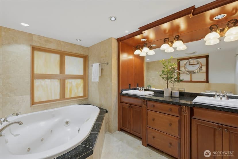 Property photo for 2111 Sw 174th Street, Burien photo 19