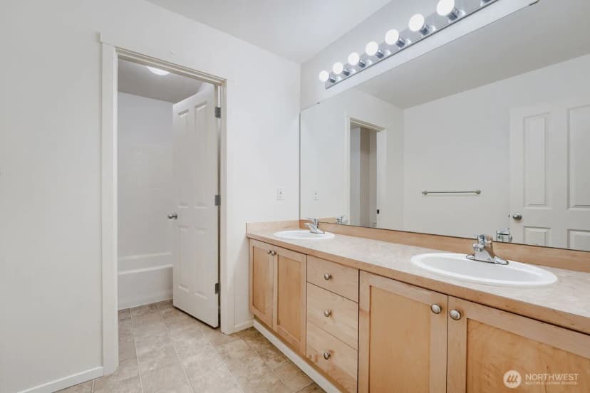 Property photo for 27426 Maple Ridge Way Se, Maple Valley photo 18