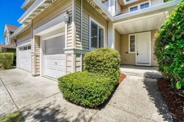 Property photo for 27426 Maple Ridge Way Se, Maple Valley photo 3