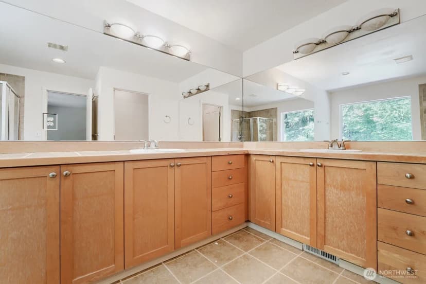Property photo for 27426 Maple Ridge Way Se, Maple Valley photo 16