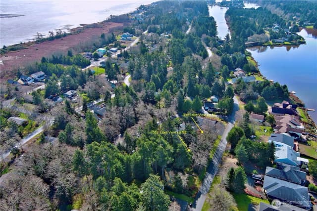 Property photo for 308 Lake View Loop Ne, Ocean Shores photo 2