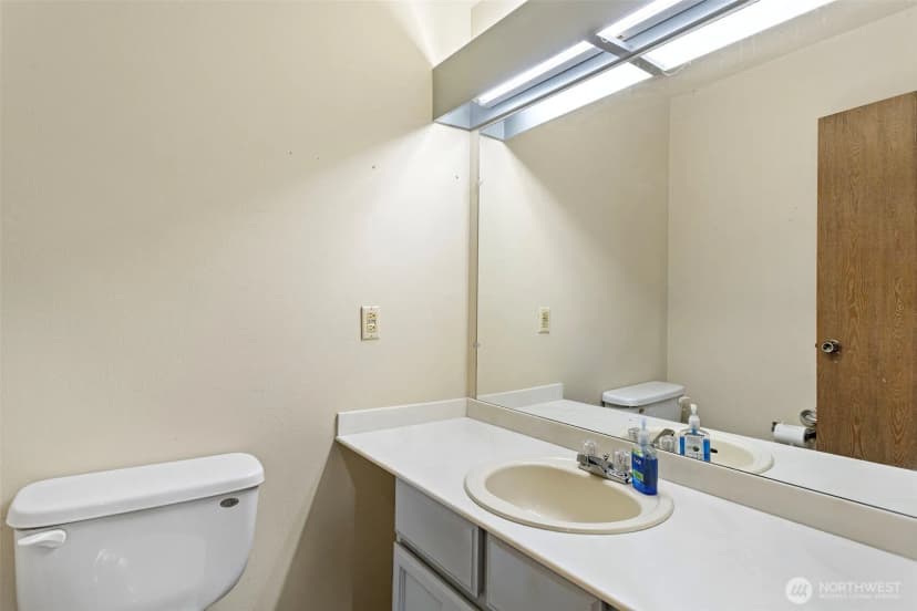 Property photo for 22703 Lakeview Drive #e1, Mountlake Terrace photo 8