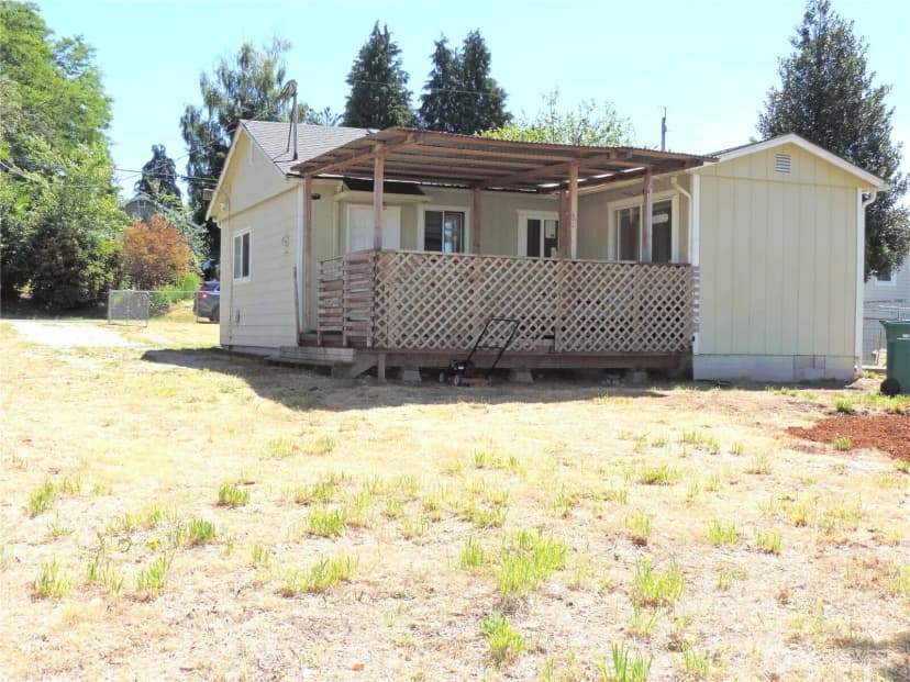 Property photo for 10233 10th Avenue Sw, Seattle photo 12