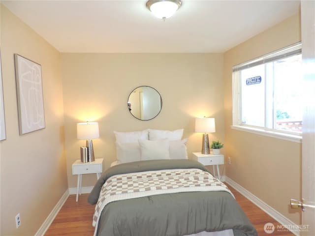Property photo for 10233 10th Avenue Sw, Seattle photo 4