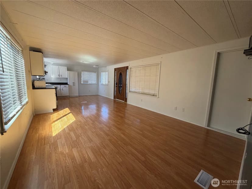 Property photo for 415 Lakeview #f6, Lynnwood photo 8