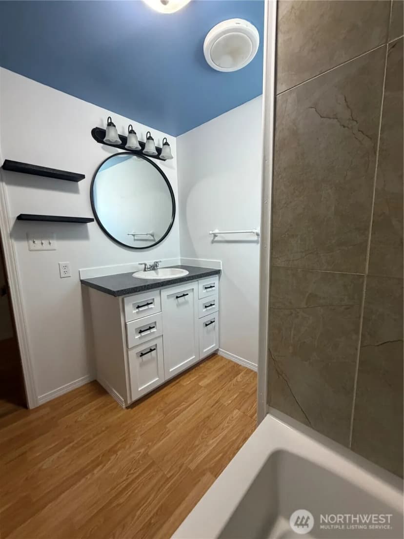 Property photo for 415 Lakeview #f6, Lynnwood photo 17