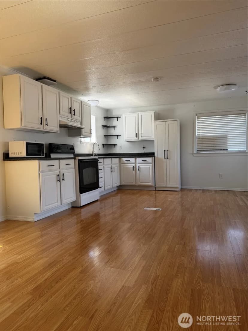 Property photo for 415 Lakeview #f6, Lynnwood photo 6