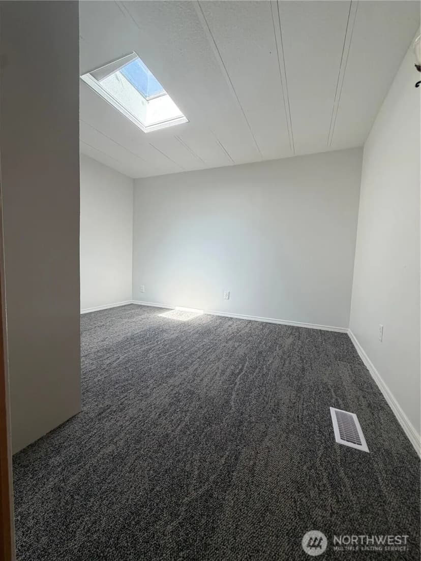 Property photo for 415 Lakeview #f6, Lynnwood photo 13