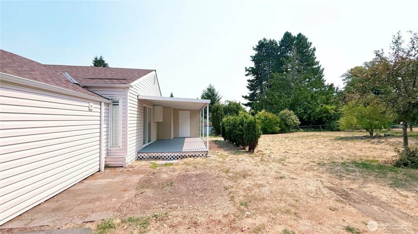 Property photo for 131 S 106th, Seattle photo 17
