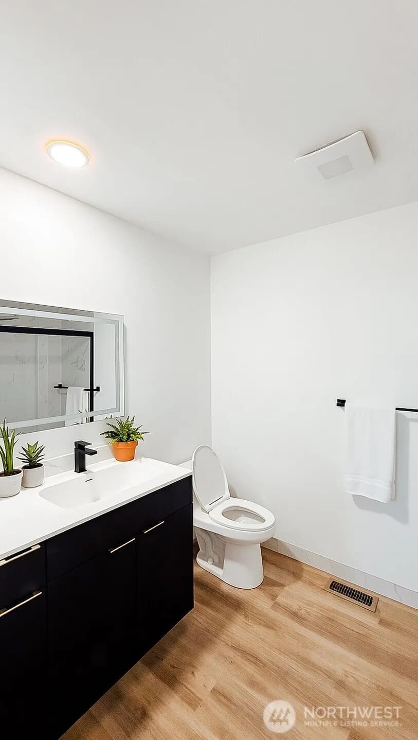 Property photo for 131 S 106th, Seattle photo 11