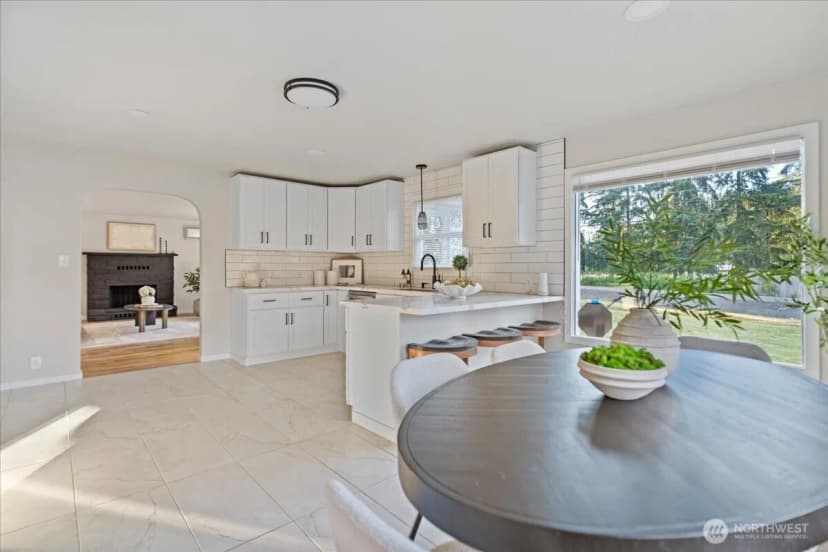Property photo for 14722 Kapowsin Highway E, Graham photo 14