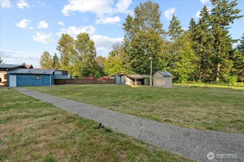 Property photo for 14722 Kapowsin Highway E, Graham photo 26