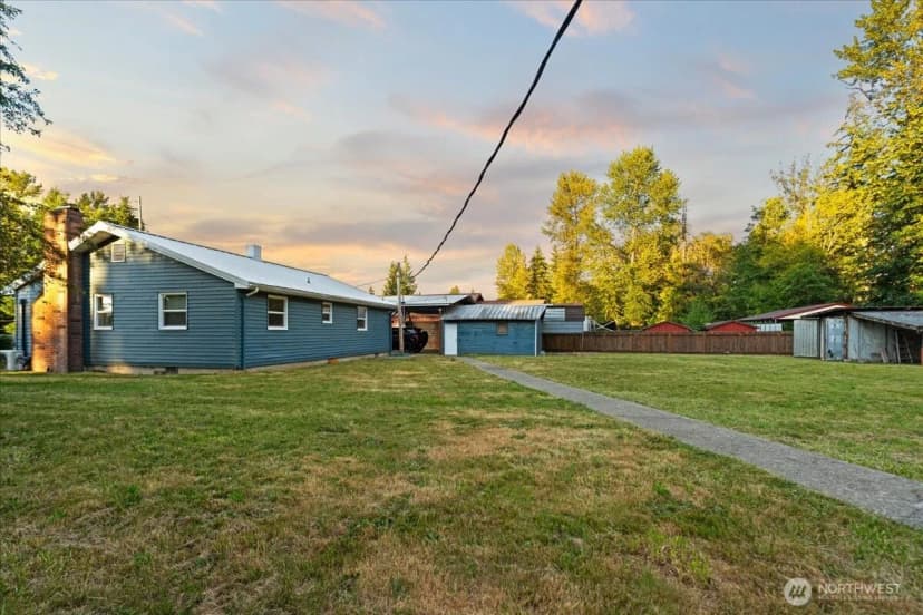 Property photo for 14722 Kapowsin Highway E, Graham photo 22