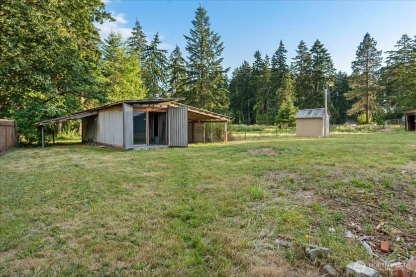 Property photo for 14722 Kapowsin Highway E, Graham photo 25