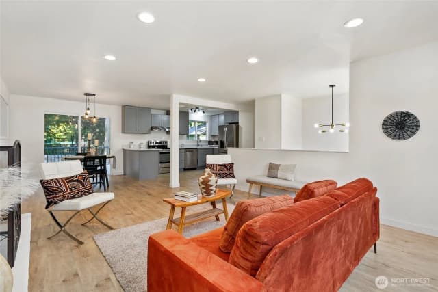 Property photo for 6046 Ne 204th Street, Kenmore photo 4
