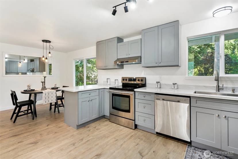 Property photo for 6046 Ne 204th Street, Kenmore photo 7