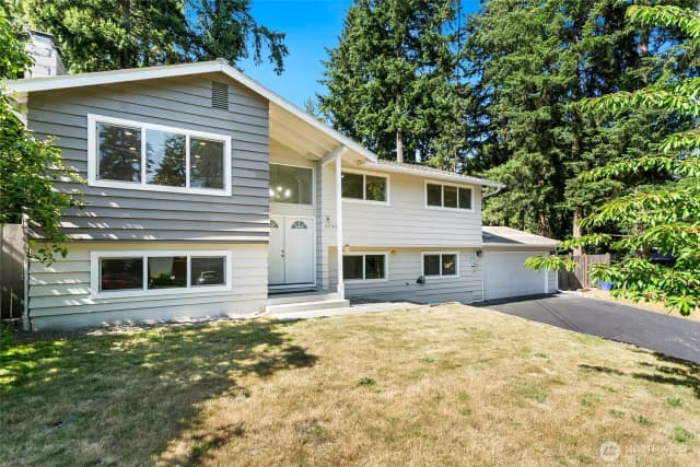 Property photo for 6046 Ne 204th Street, Kenmore