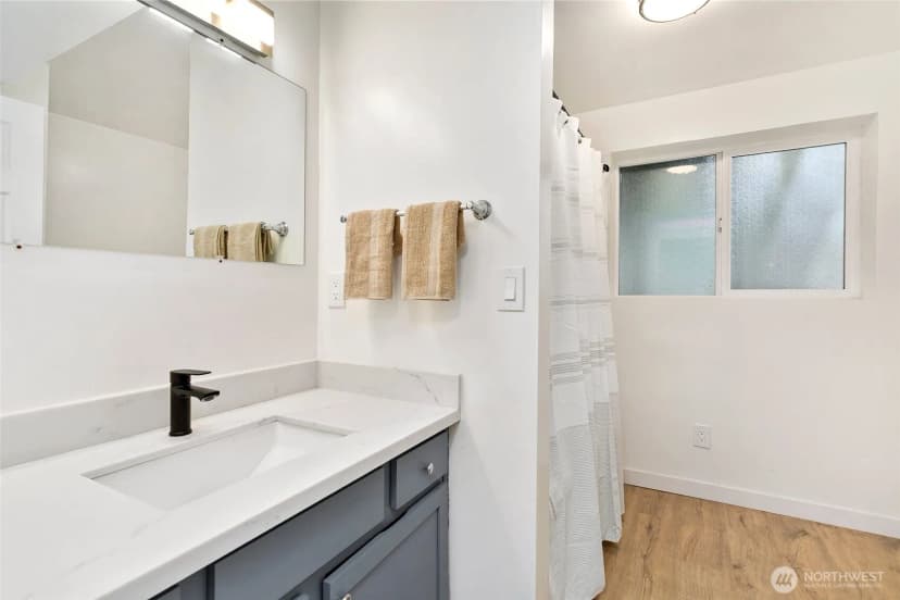 Property photo for 6046 Ne 204th Street, Kenmore photo 15