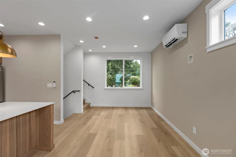 Property photo for 119 Nw 112th Street, Seattle photo 7