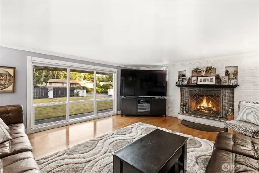 Property photo for 8406 Paine Street Sw, Lakewood photo 4