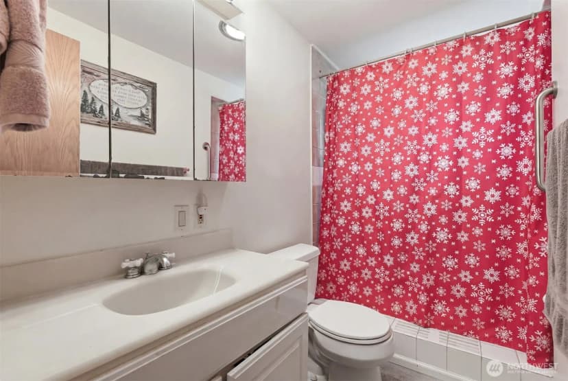 Property photo for 8516 Pepperidge Lane Se, Yelm photo 16
