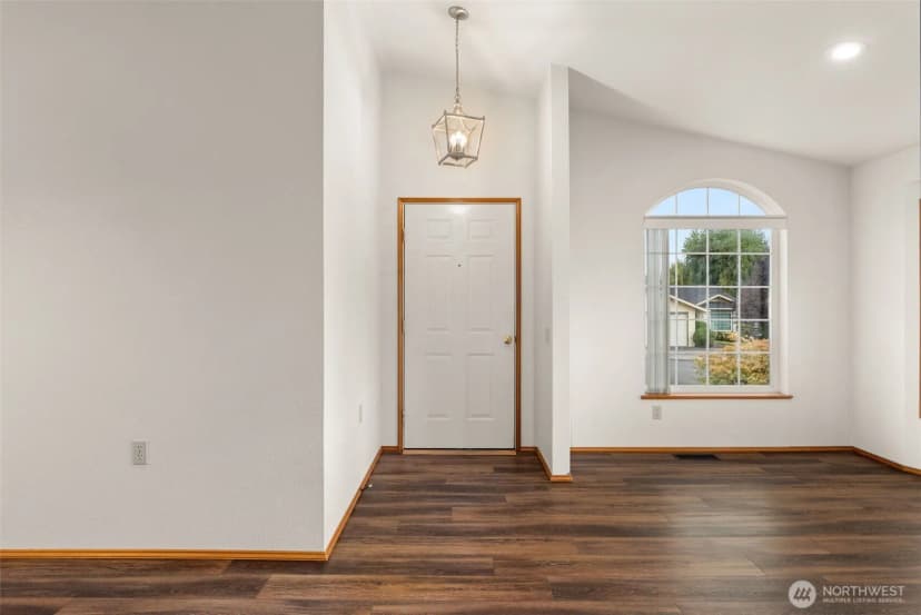 Property photo for 108 Carl Sandburg Drive, Centralia photo 4