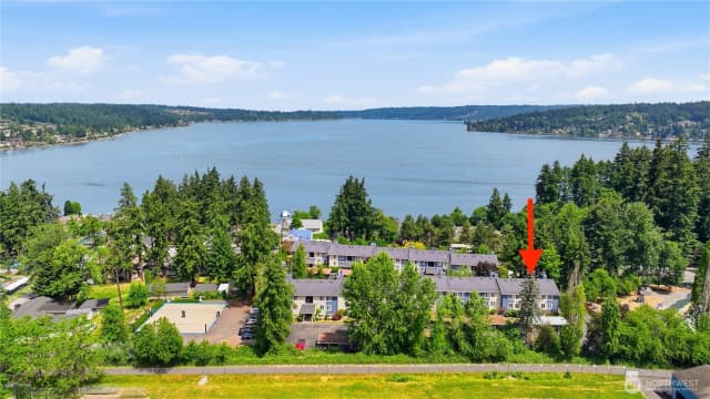 Property photo for 4189 W Lake Sammimish Parkway Se #b309, Bellevue