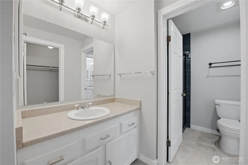 Property photo for 4189 W Lake Sammimish Parkway Se #b309, Bellevue photo 24
