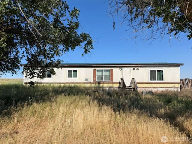 Property photo for 32498 Crick Road N, Wilbur