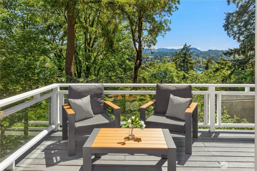 Property photo for 9210 Parkwood Ridge Road, Mercer Island photo 15