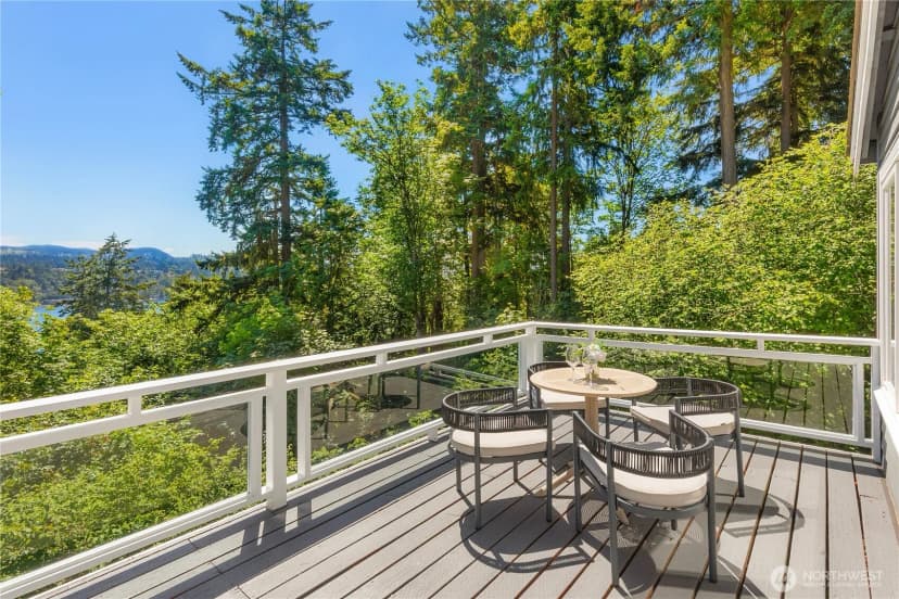 Property photo for 9210 Parkwood Ridge Road, Mercer Island photo 14