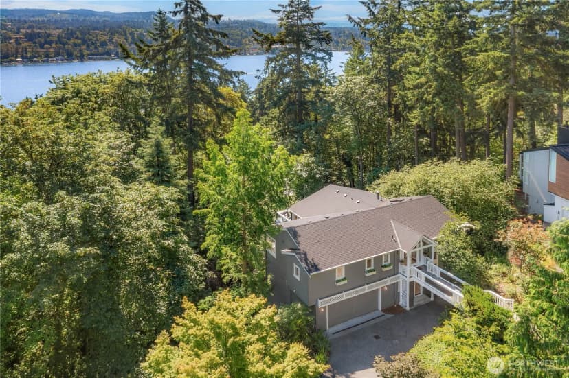 Property photo for 9210 Parkwood Ridge Road, Mercer Island photo 35