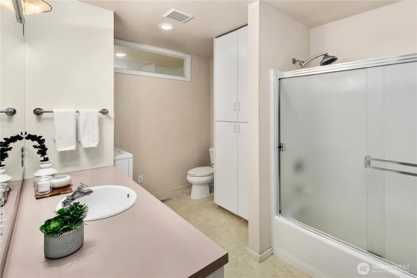 Property photo for 9210 Parkwood Ridge Road, Mercer Island photo 32