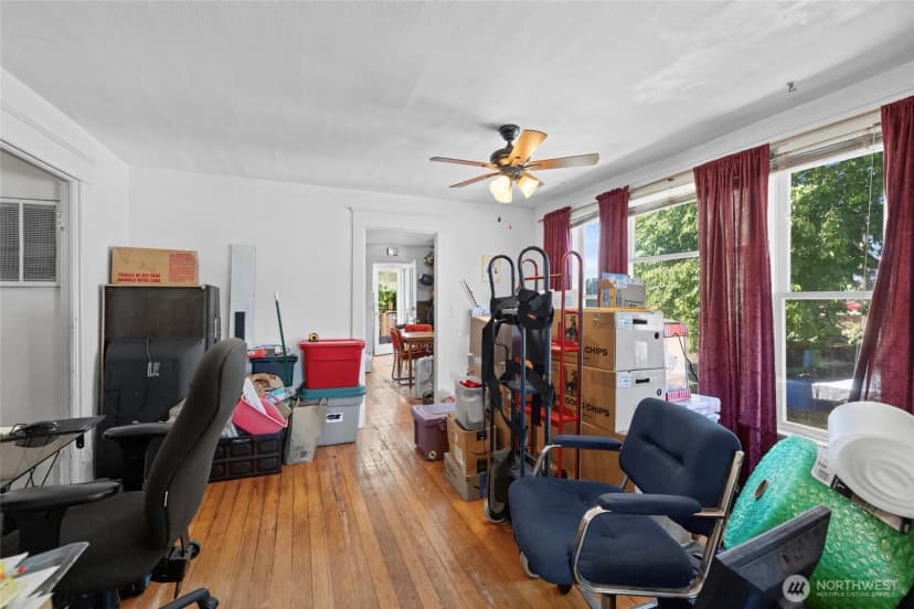 Property photo for 810 Cul De Sac Avenue, Burlington photo 9