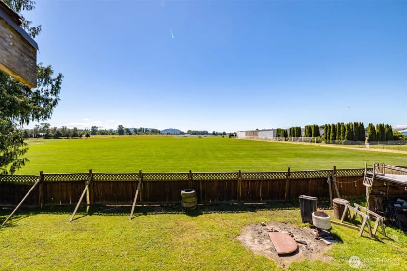 Property photo for 810 Cul De Sac Avenue, Burlington photo 29