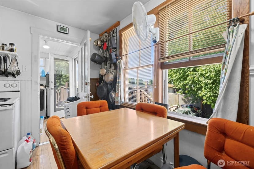 Property photo for 810 Cul De Sac Avenue, Burlington photo 15