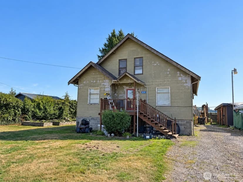 Property photo for 810 Cul De Sac Avenue, Burlington