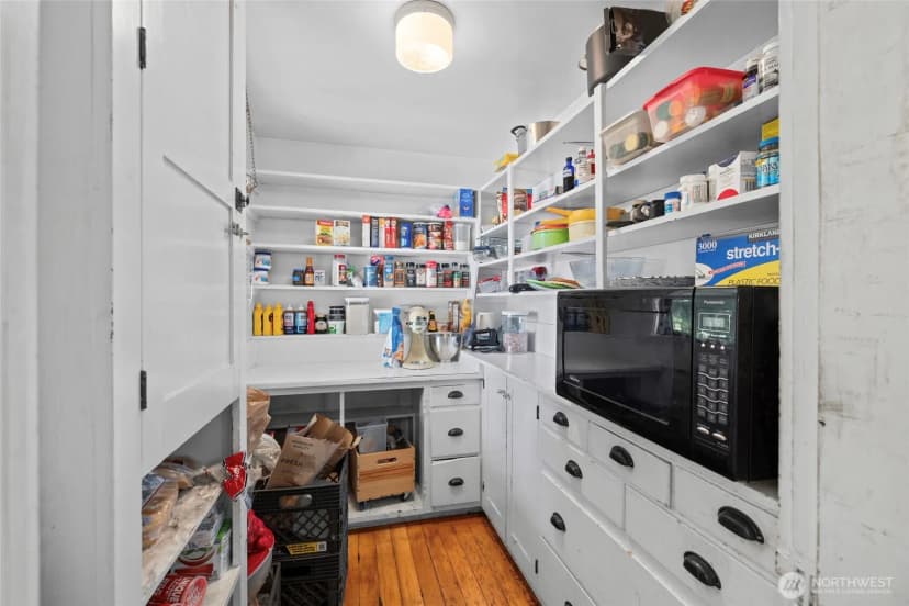Property photo for 810 Cul De Sac Avenue, Burlington photo 16