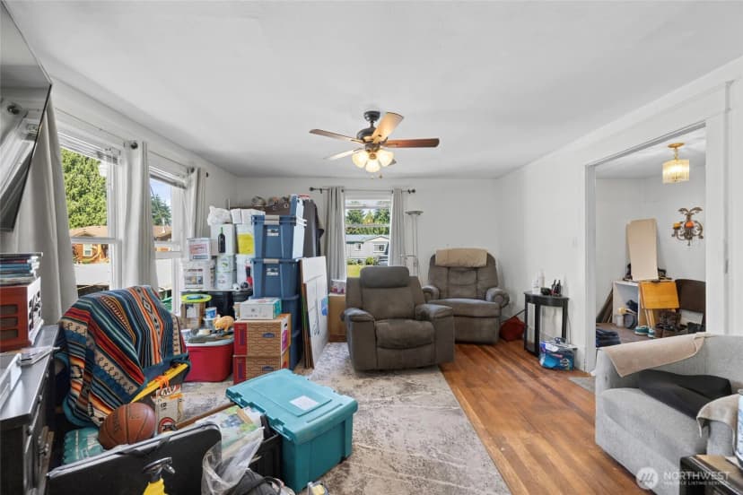 Property photo for 810 Cul De Sac Avenue, Burlington photo 8