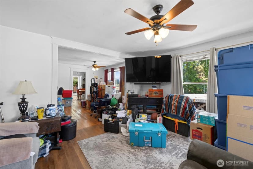 Property photo for 810 Cul De Sac Avenue, Burlington photo 7