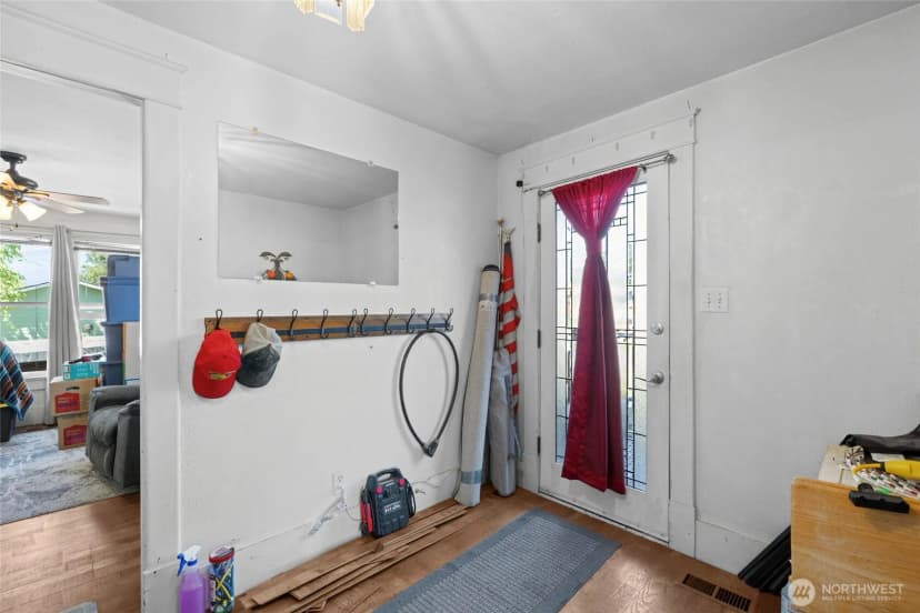 Property photo for 810 Cul De Sac Avenue, Burlington photo 6
