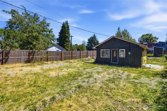 Property photo for 11410 8th Avenue S, Burien photo 2
