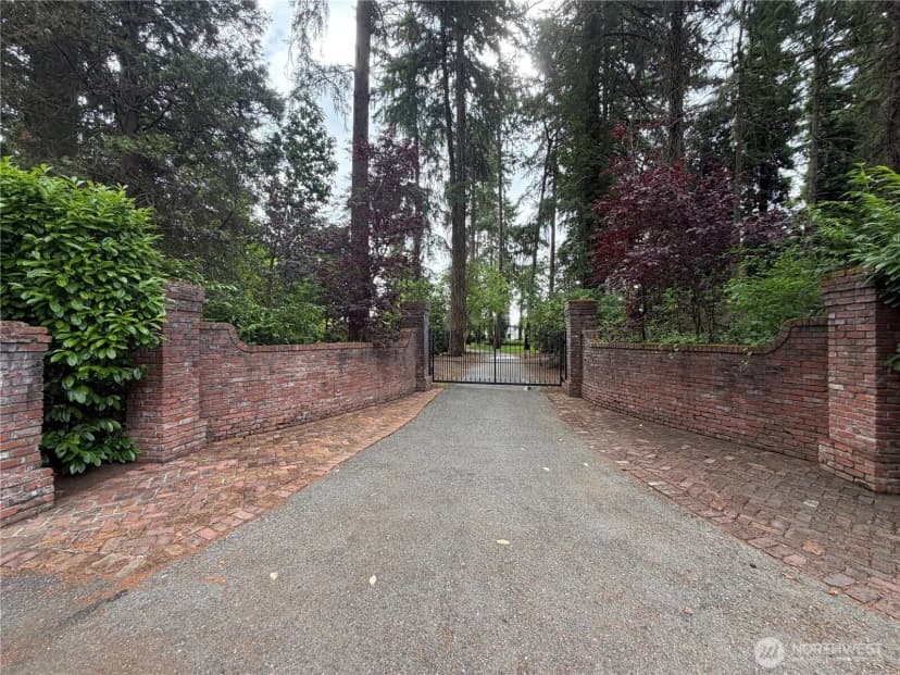 Property photo for 10007 Lake Steilacoom Drive Sw, Lakewood photo 2
