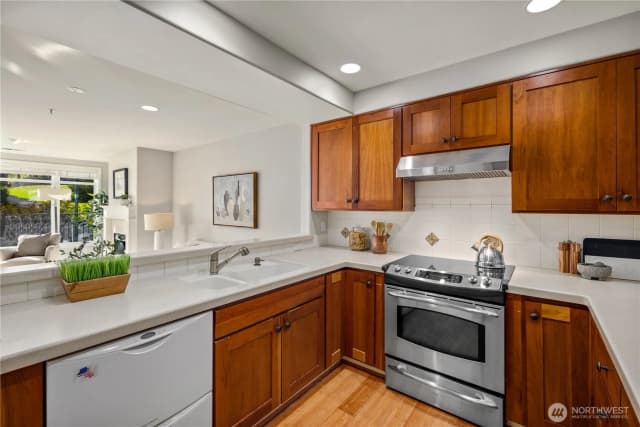 Property photo for 225 4th Avenue #a304, Kirkland photo 5