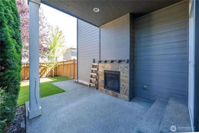 Property photo for 18428 Village Parkway E, Bonney Lake photo 3