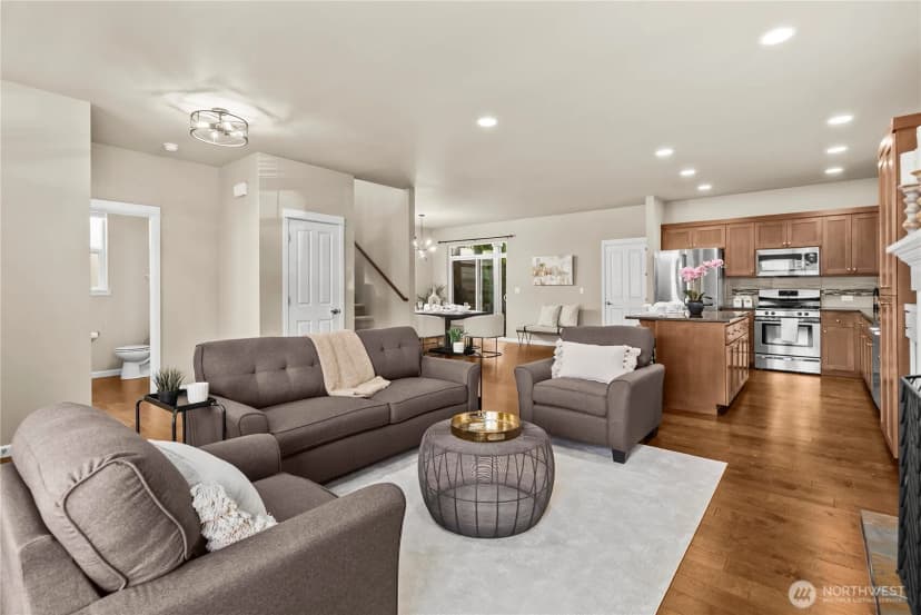 Property photo for 18428 Village Parkway E, Bonney Lake photo 11